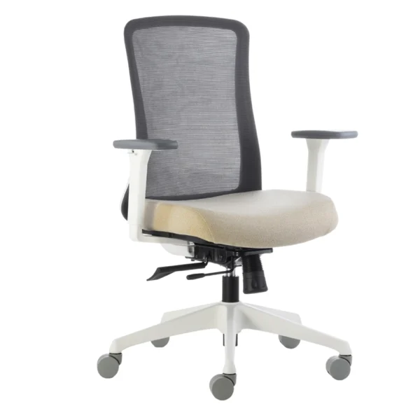 silla operativa blanca luxor con respaldo de malla gris y brazos 3d