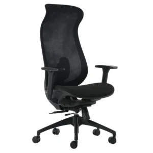 silla ejecutiva orm con respaldo alto de malla negra y brazos 3D ajustables