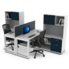 estación de trabajo doble con archiveros y panel divisor azul, ideal para oficinas modernas
